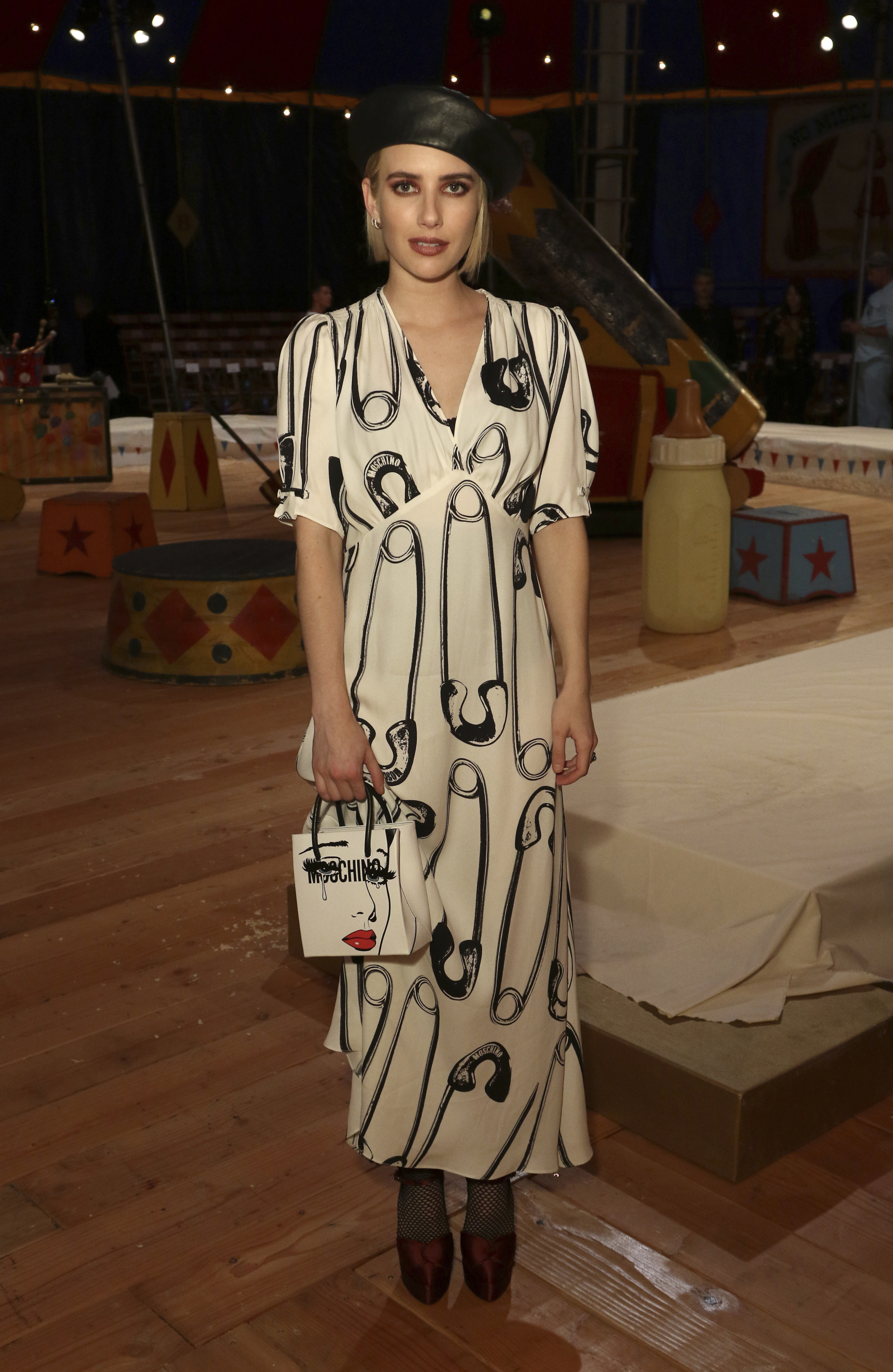 Herečka Emma Roberts na zábere z prehliadky Moschino v júni 2018.