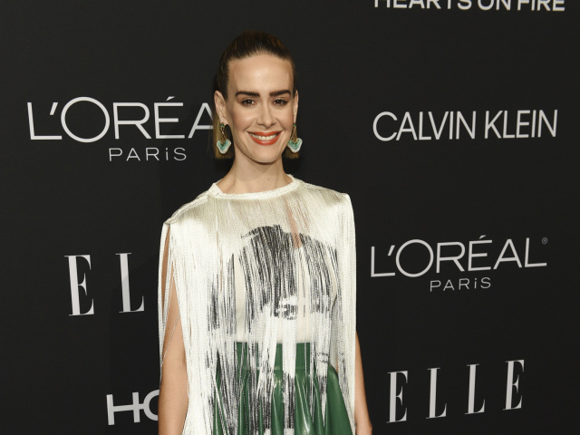 Herečka Sarah Paulson v kreácii Calvin Klein. 