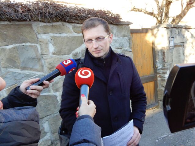 Martin Kurcáb už niekoľko rokov tvrdí, že ide o nelegálnu komunikáciu, ktorú mesto Poprad užíva neoprávnene.