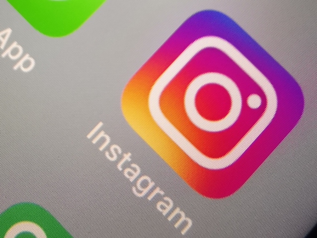 Instagram, Whatsapp, mobilná aplikácia, sociálna sieť