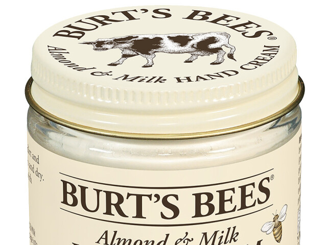 Krém na ruky Burt´s Bees Almond & Milk s obsahom včelieho vosku, obsahuje aj mandľový olej a mliečne proteíny. 