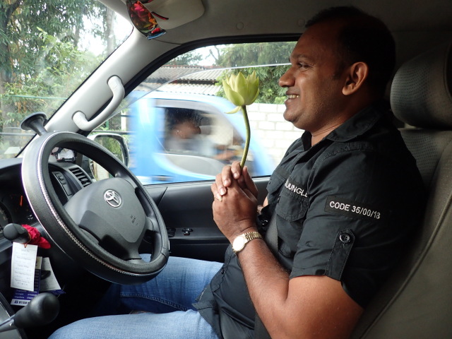 Srí Lanka, auto, volant, lotus, Manoj Peiris