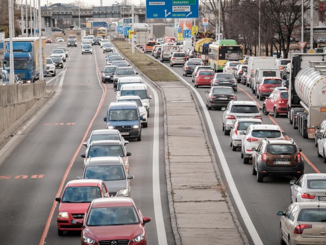bajkalská, kolóna, doprava, buspruh