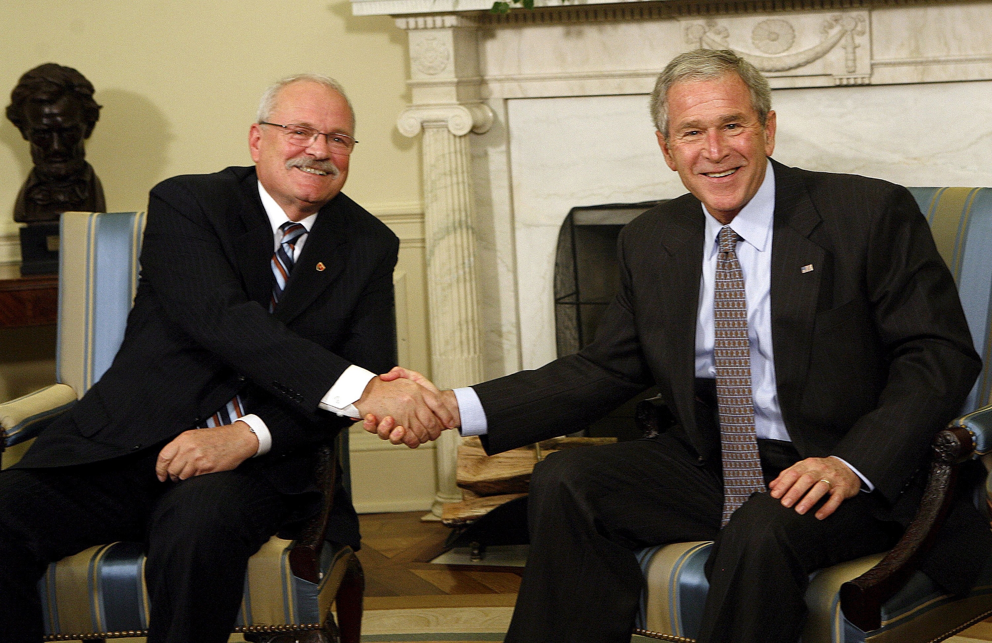 V októbri 2008 privítal Ivana Gašparoviča v Oválnej pracovni prezident USA George W. Bush.