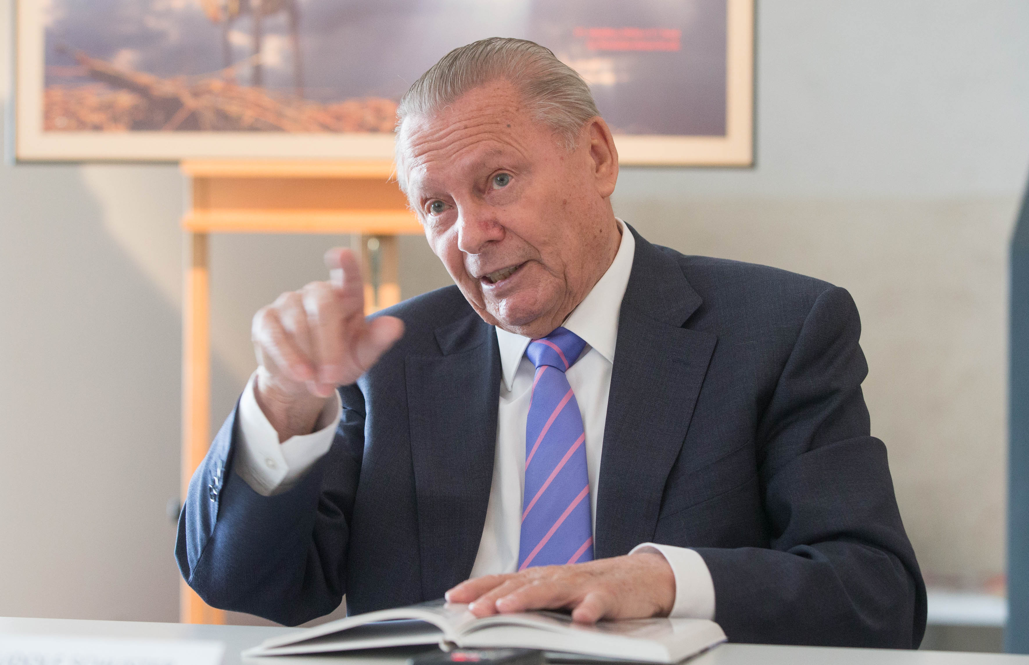 Rudolf Schuster bol prvou priamo volenou hlavou štátu. Aj po skončení mandátu je mimoriadne aktívny, venuje sa cestovaniu, písaniu kníh, fotografovaniu.
