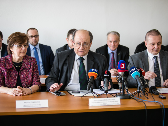 voľby, Vyhlásenie výsledkov, štátna komisia, Chmelová, Bárány, Ballek