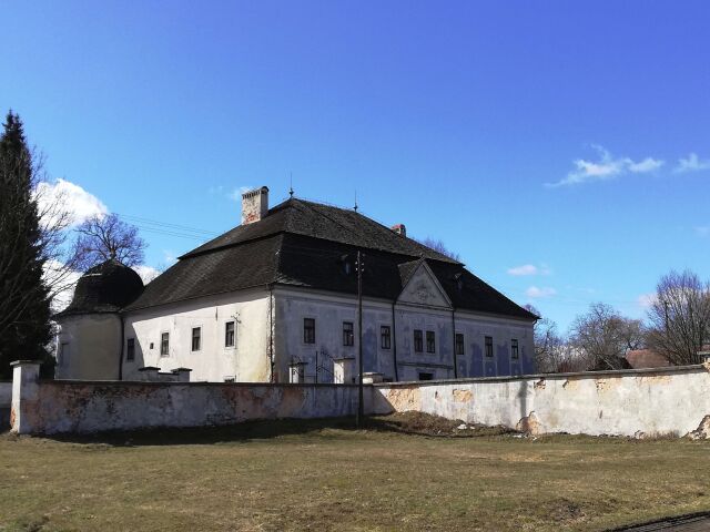 Kaštieľ Ostrolúckych