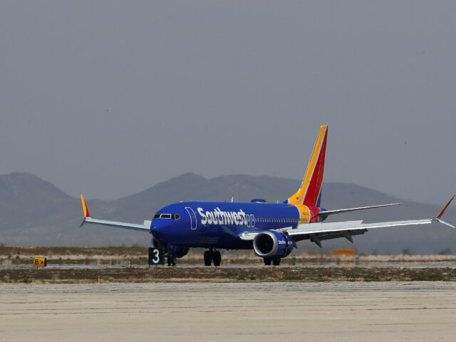 Boeing 737 MAX 8, USA, letisko, lietadlo, porucha