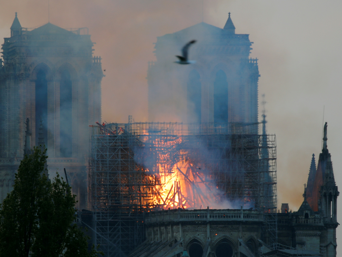 Požiar katedrály Notre-Dame
