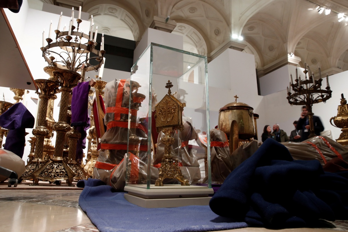 paríž, francúzsko, požiar, notre-dame, artefakty
