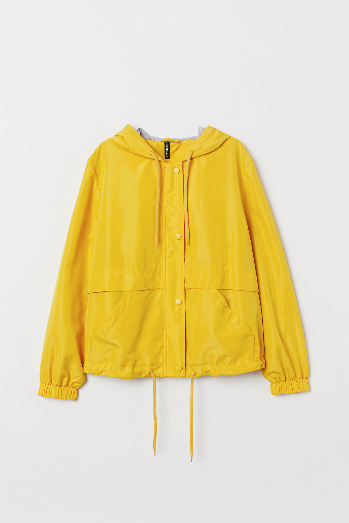 Dámska bunda s vreckami H&M, predáva sa za 24,99 eura. 