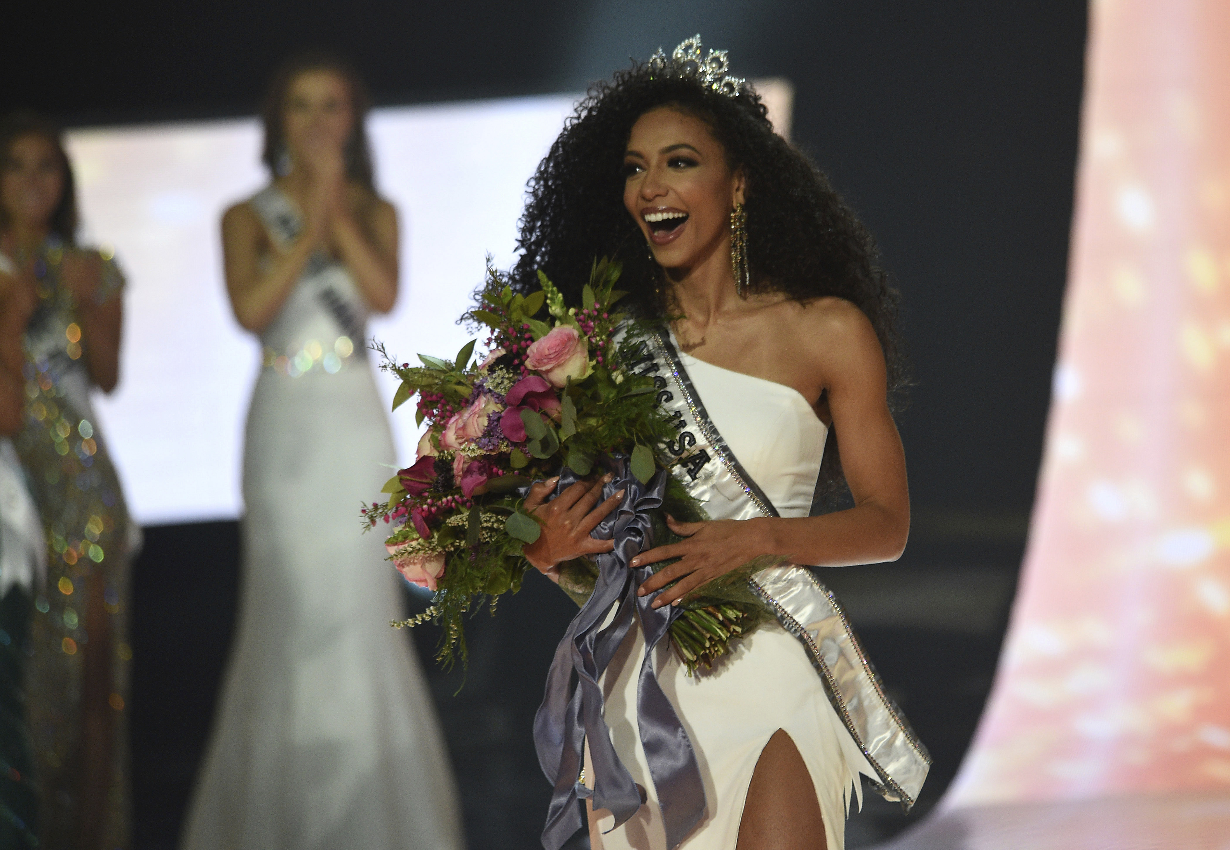 Miss Severnej Karolíny Cheslie Kryst, ktorá sa stala novou Miss USA počas finálového večera súťaže v Rene 2. mája 2019.