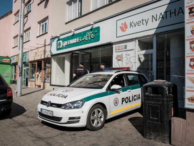 polícia, obchodná ulica