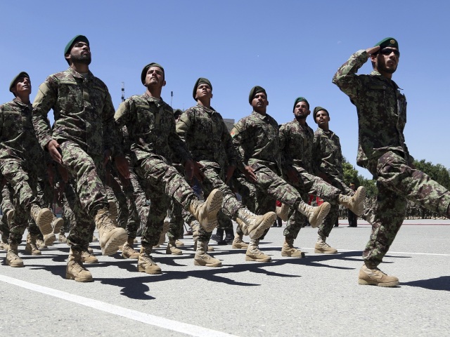 Afganistan / armáda / vojaci / akadémia / absolventi /