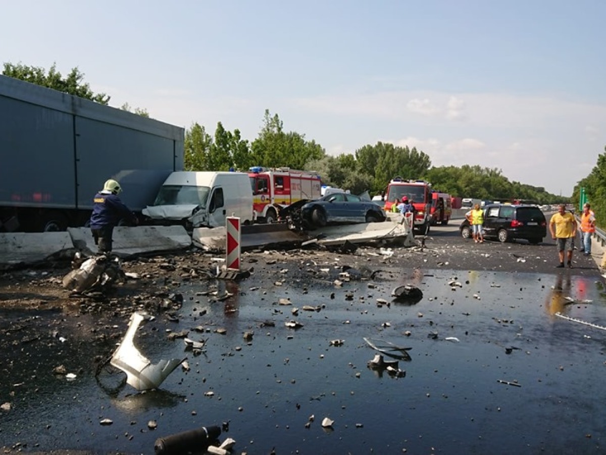 nehoda, diaľnica d1, cesta