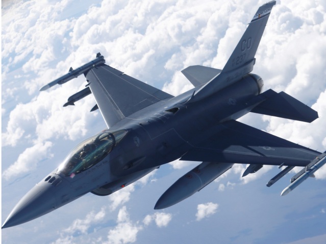 Sojgu - F-16