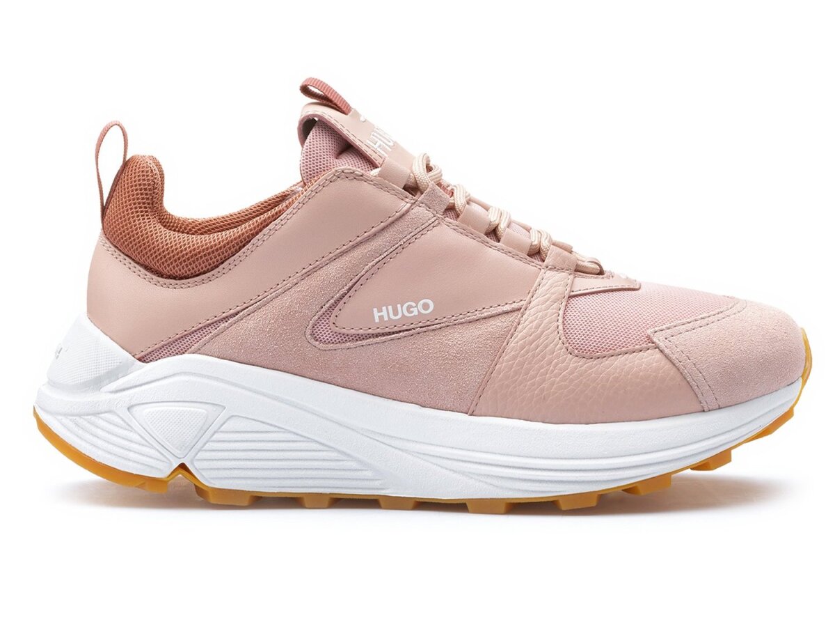 Tenisky Hugo Boss, predávajú sa za 230 eur.  