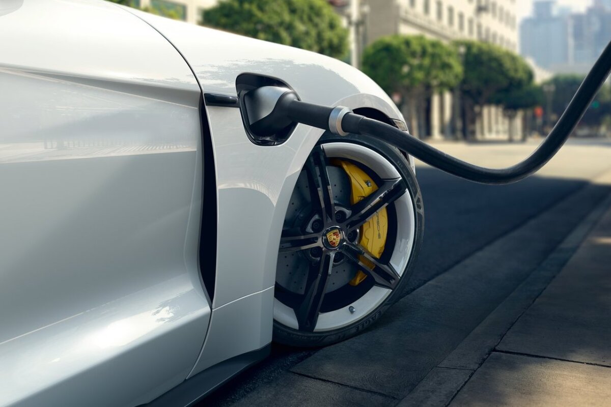Porsche Taycan - 2019