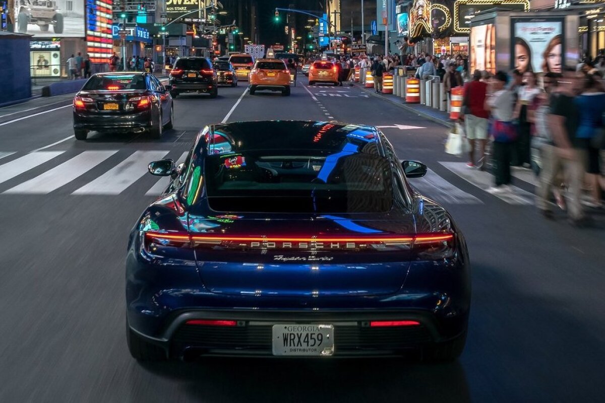 Porsche Taycan - 2019