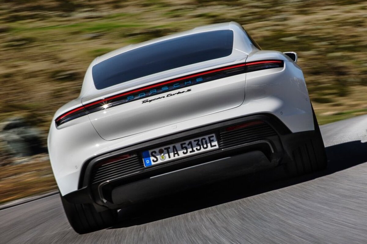 Porsche Taycan - 2019