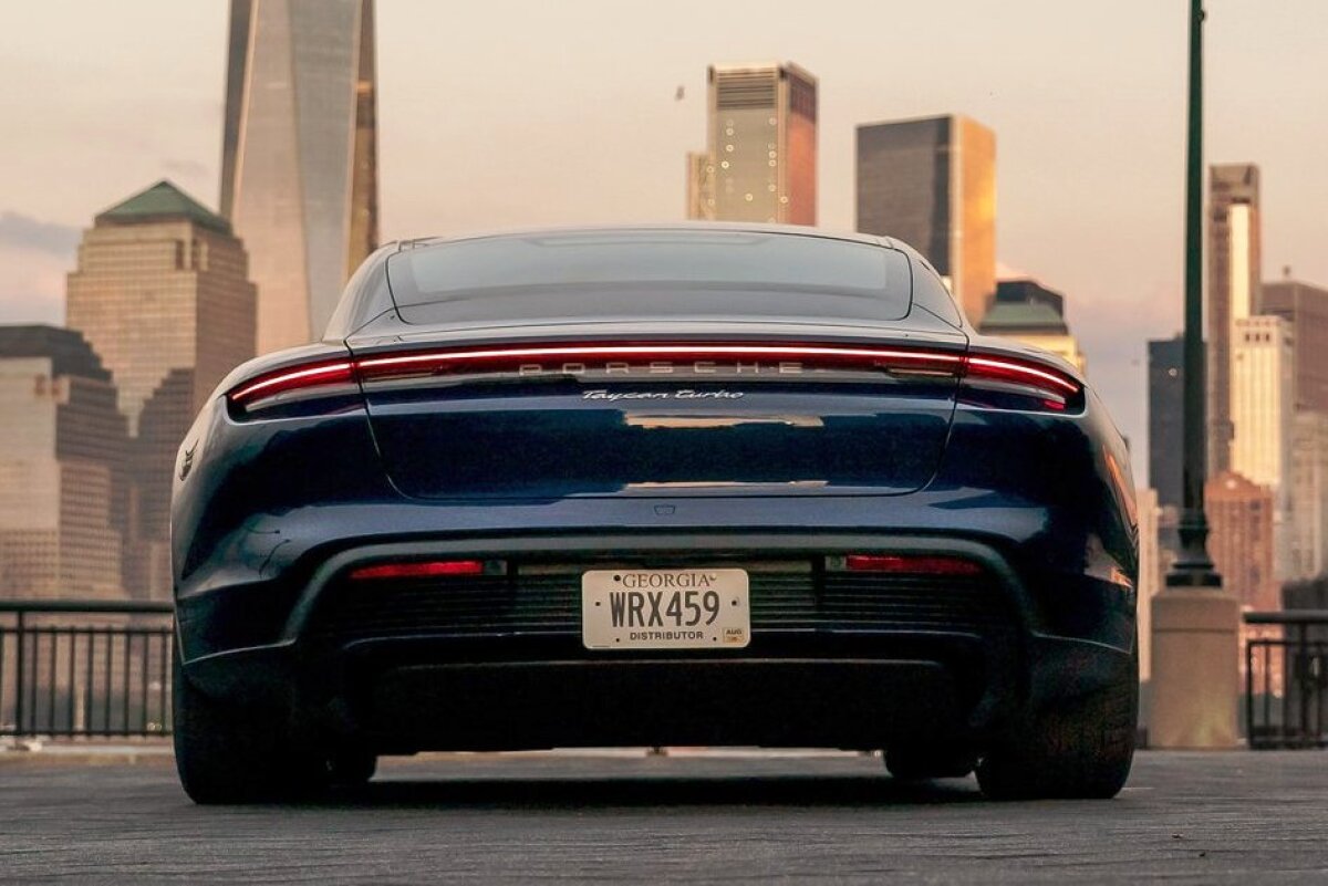 Porsche Taycan - 2019