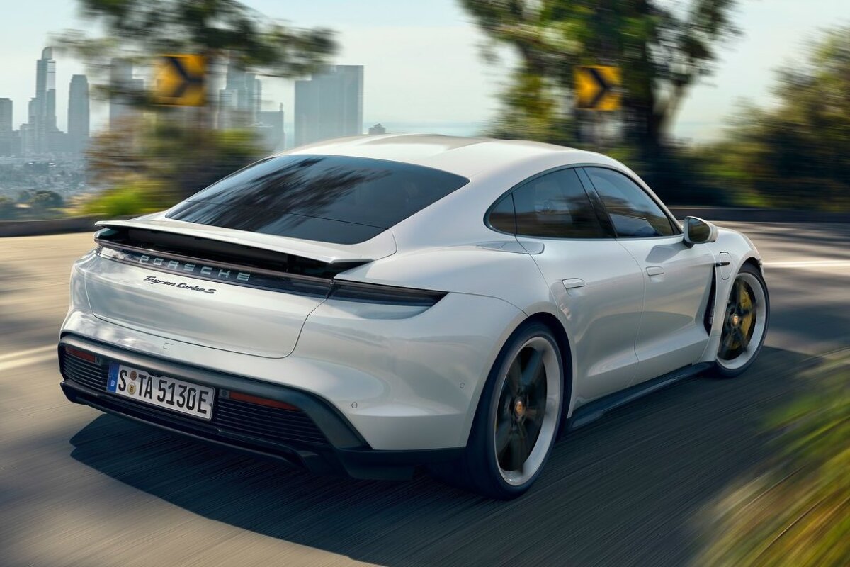Porsche Taycan - 2019