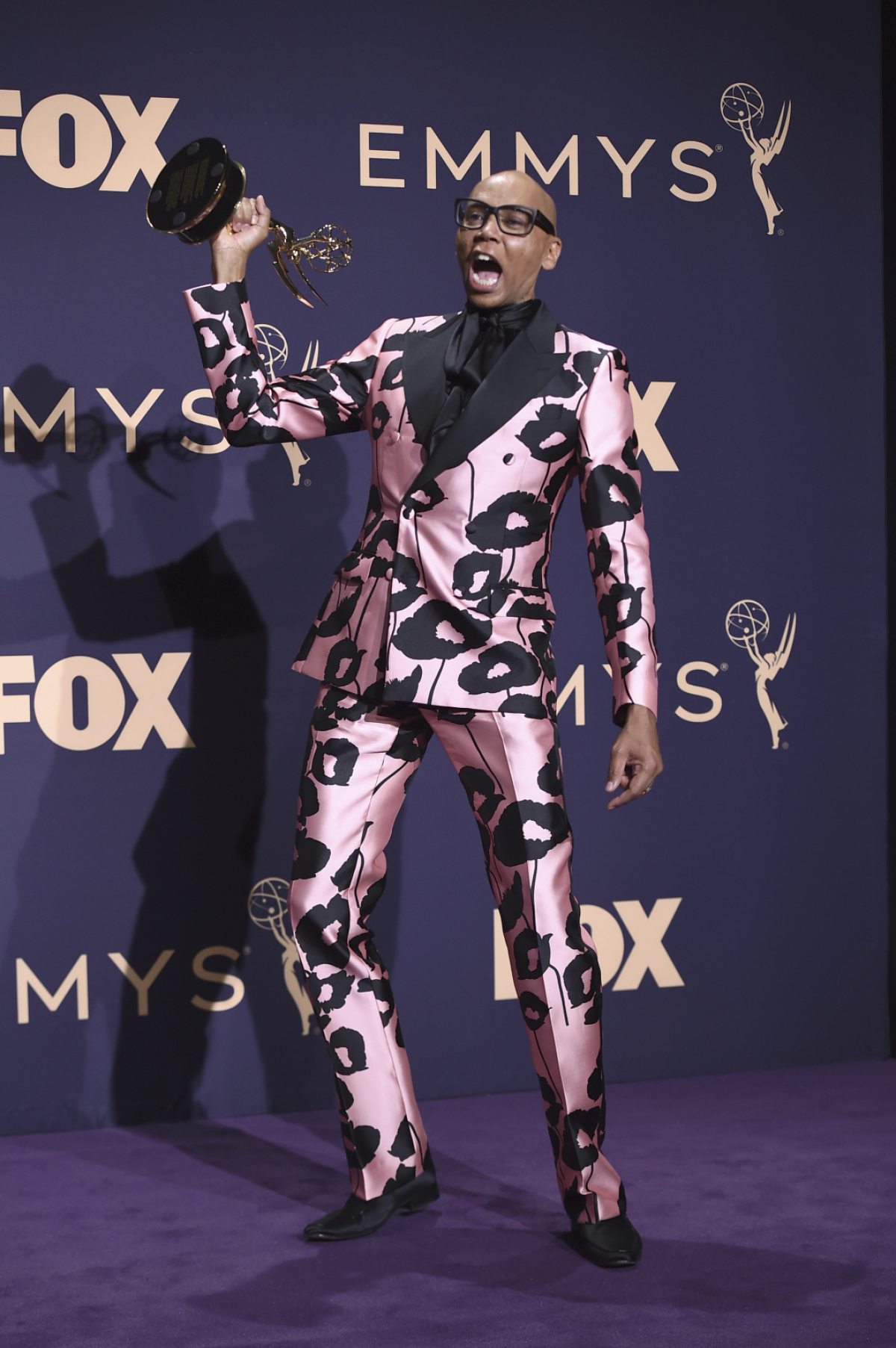 RuPaul si odniesol cenu Emmy za program RuPaul's Drag Race.