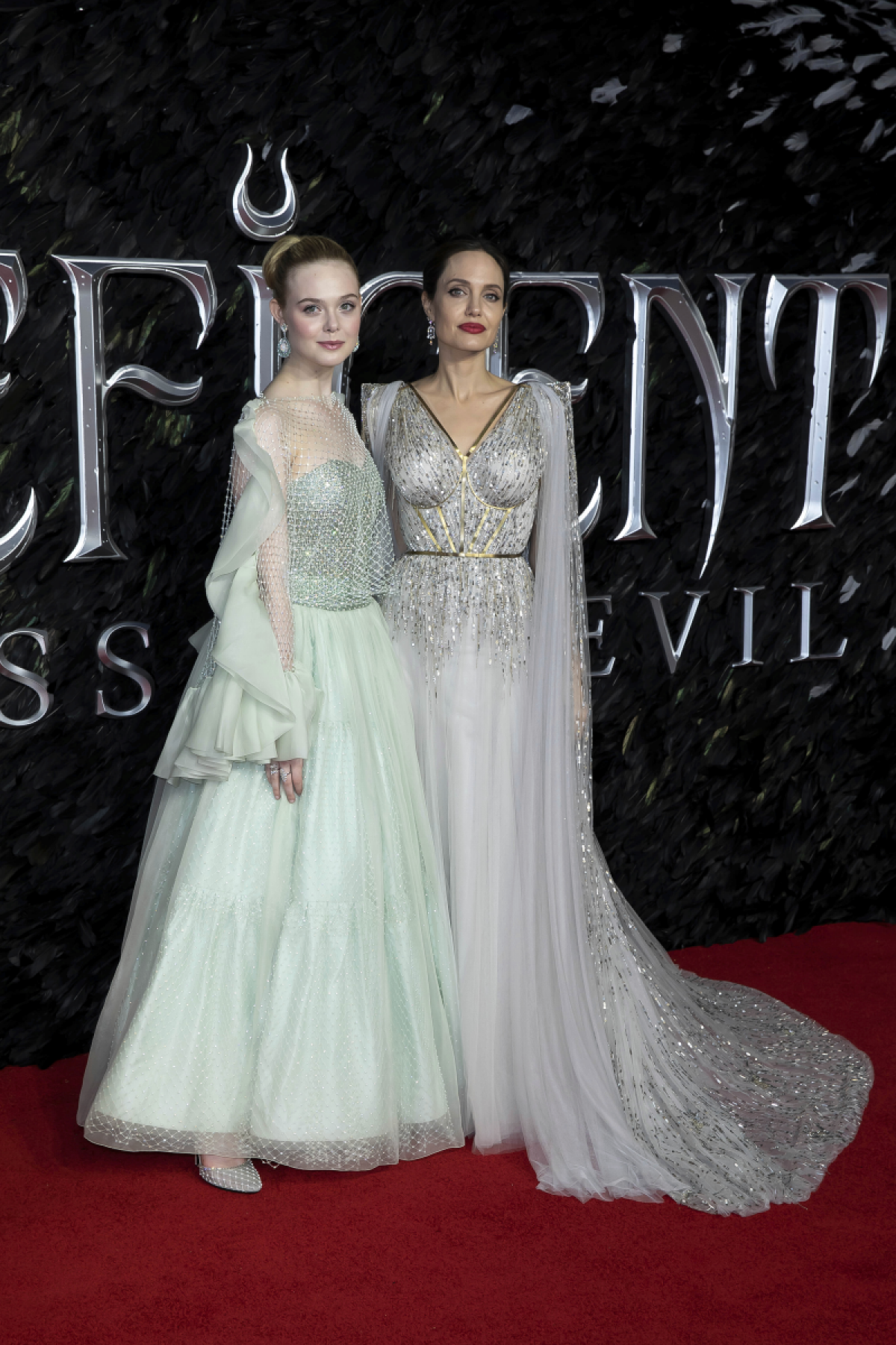 Elle Fanning  a Angelina Jolie