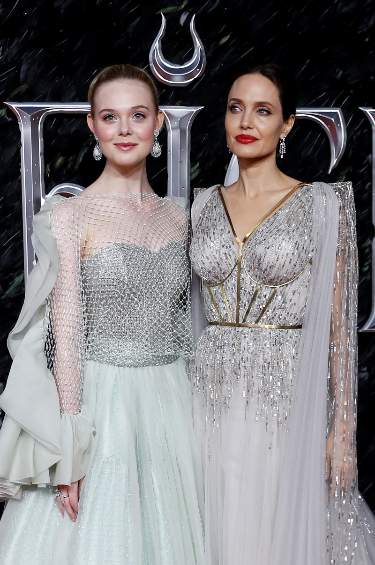 Elle Fanning  a Angelina Jolie