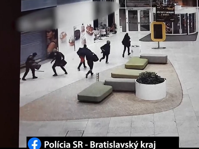 krádež šperkov bory mall zlatníctvo lupič