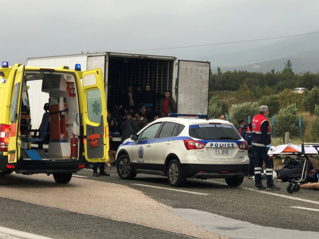 migranti, kamión