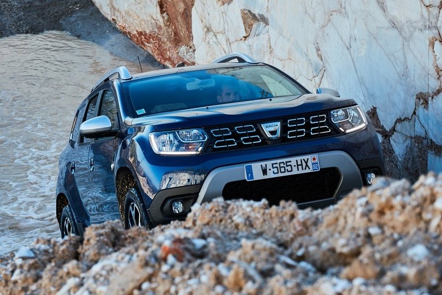 Dacia Duster sa k nám dovážala vo verzii LPG už v prvej generácii. A to s motorom 1,6 16v. Teraz sa tejto úlohy zhostí preplňovaný 3-valec 1,0 TCe s výkonom 74 kW a krútiacim momentom 170 Nm.