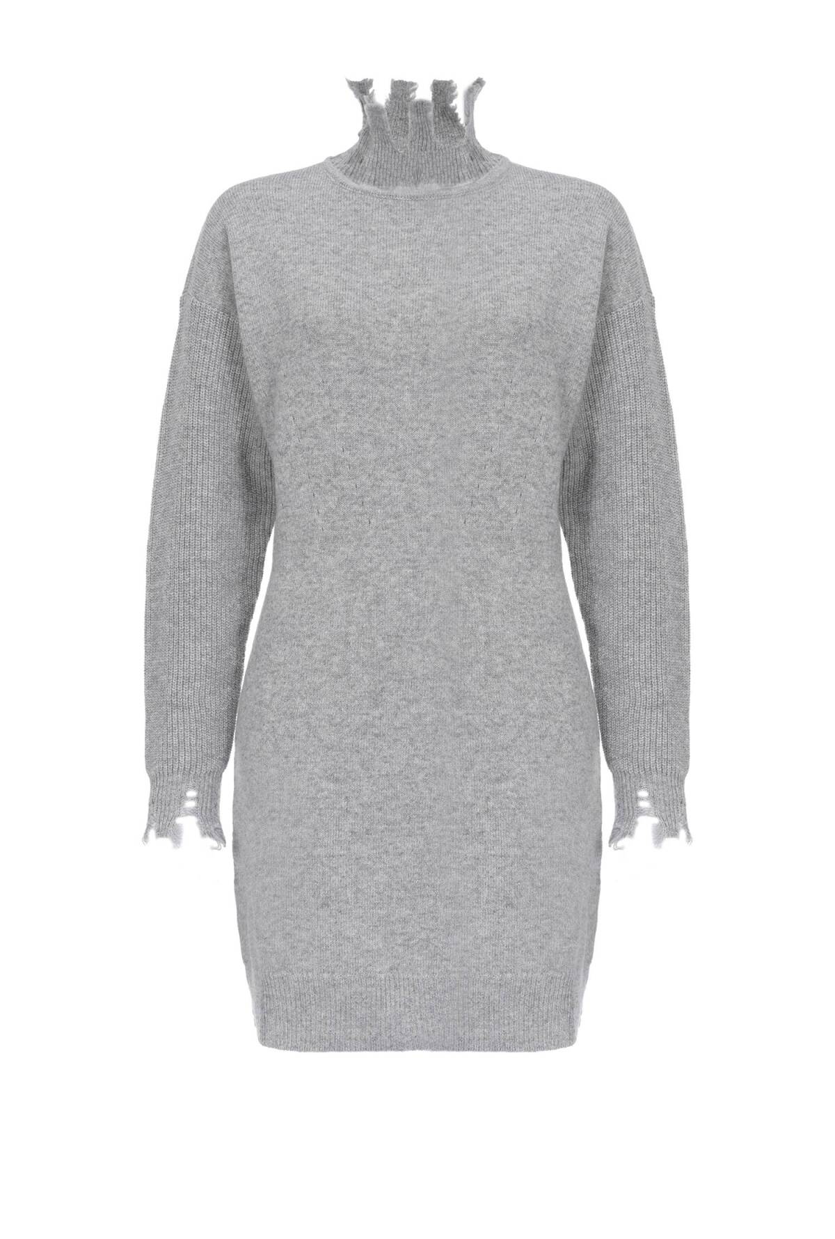 Vlnené šaty Pinko. Predávajú sa za 295 eur. 