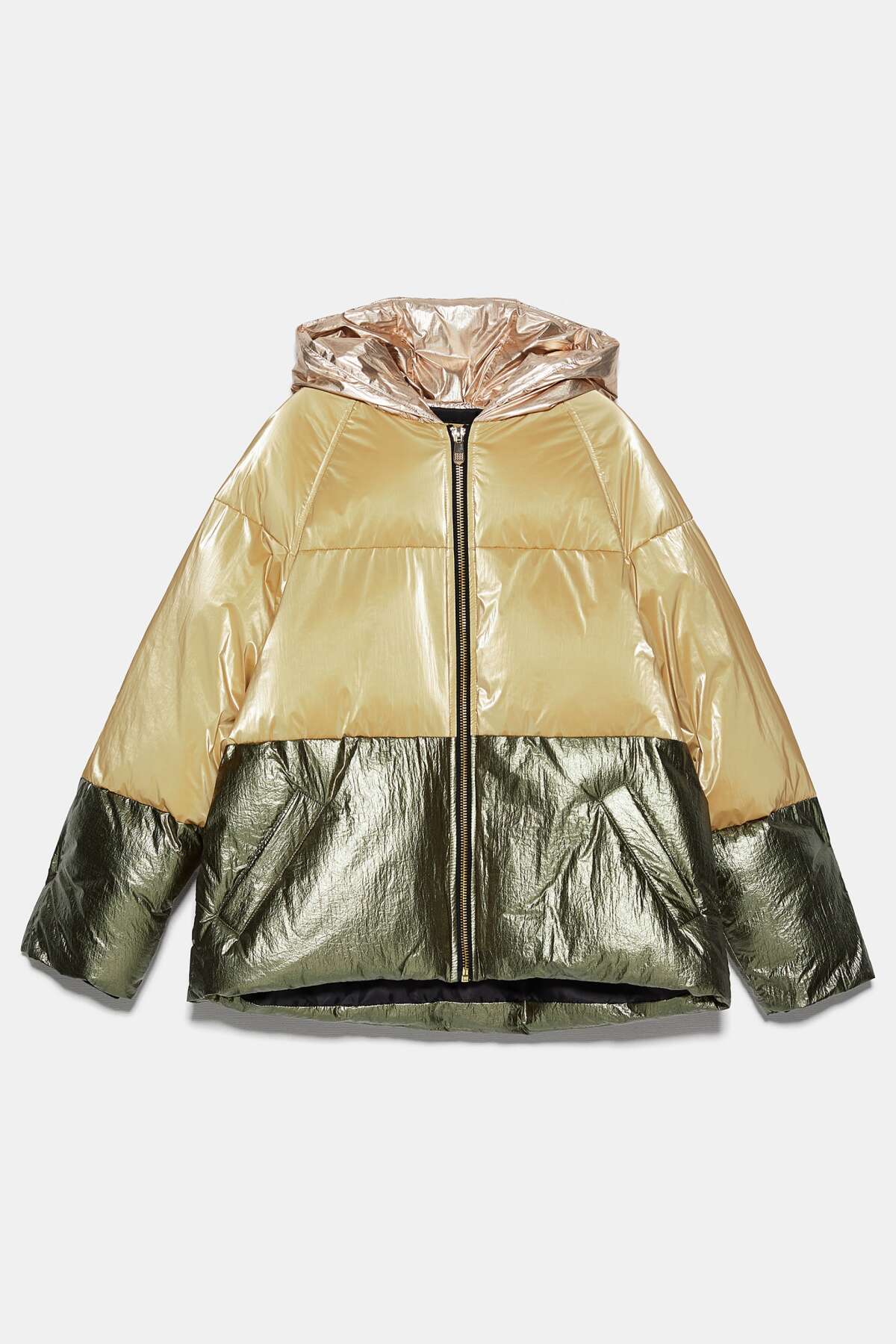 Vatovaná bunda s efektom color-blockingu. Predáva Zara za 49,95 eura. 