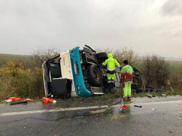 autobus nehoda malanta záchranári cesta