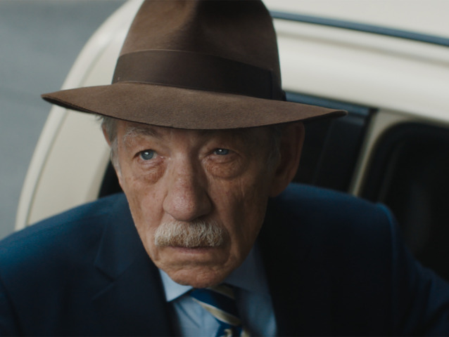 Ian McKellen v roli Roya Coutnaya