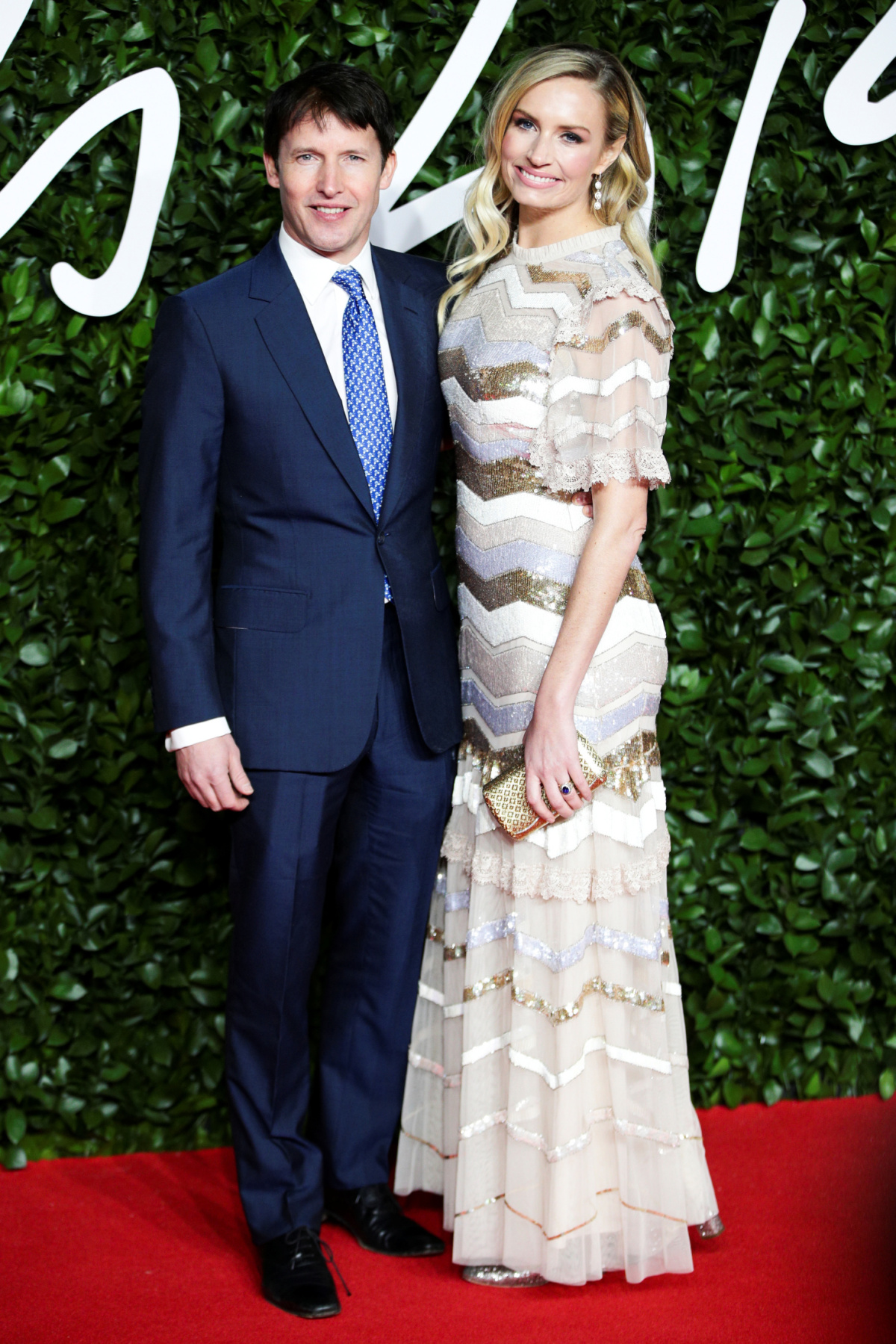 Spevák James Blunt a jeho manželka Sofia Wellesley.