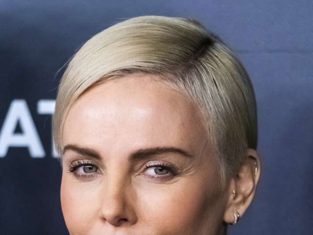 Herečka Charlize Theron uviedla film Bombshell v New Yorku.