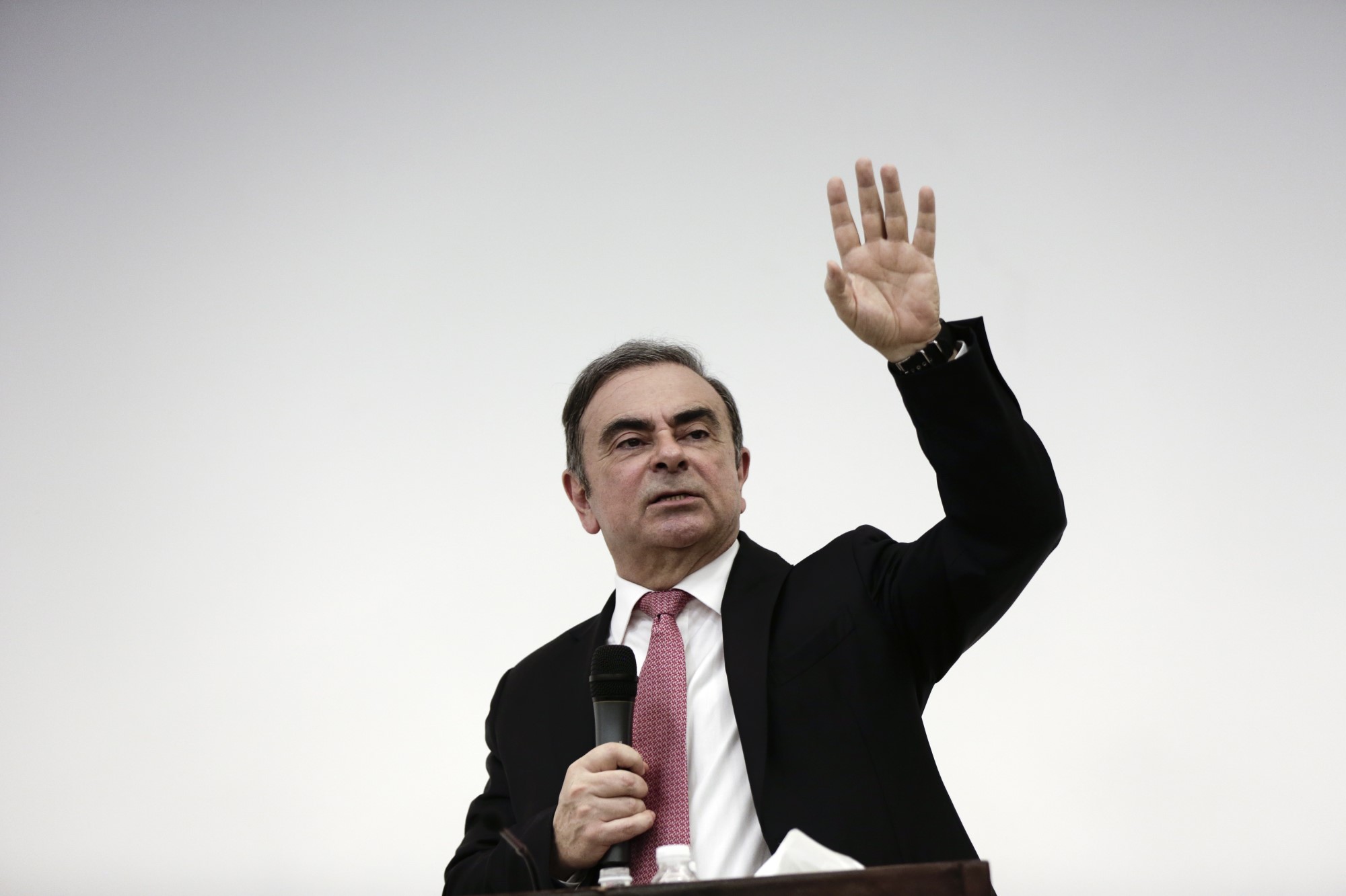 Bývalý šéf Nissanu, Carlos Ghosn, sa už pravdepodobne nebude môcť spoľahnúť na ochranu Libanonu.