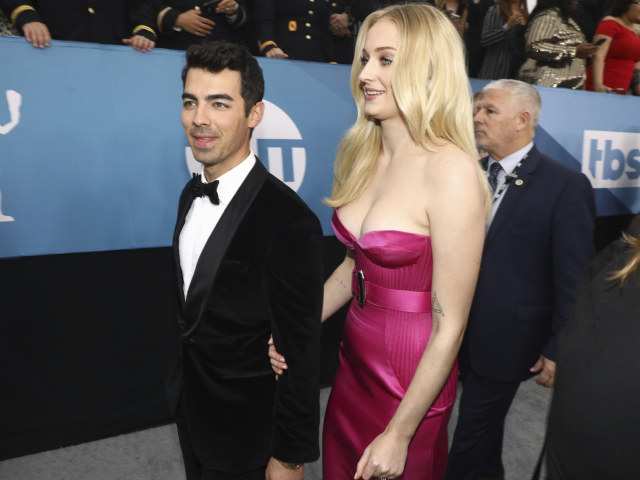 Spevák Joe Jonas a jeho manželka - herečka Sophie Turner.