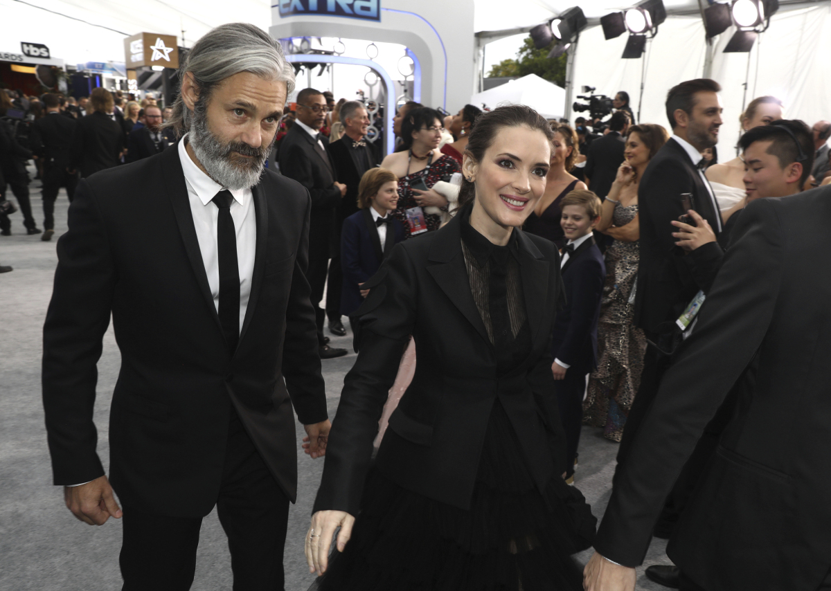 Herečka Winona Ryder a jej partner Scott Mackinlay Hahn.