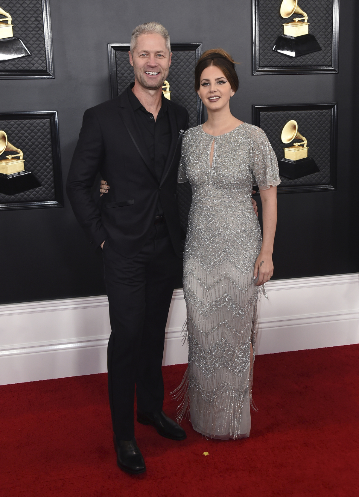 Speváčka Lana Del Rey a jej partner Sean Larkin.
