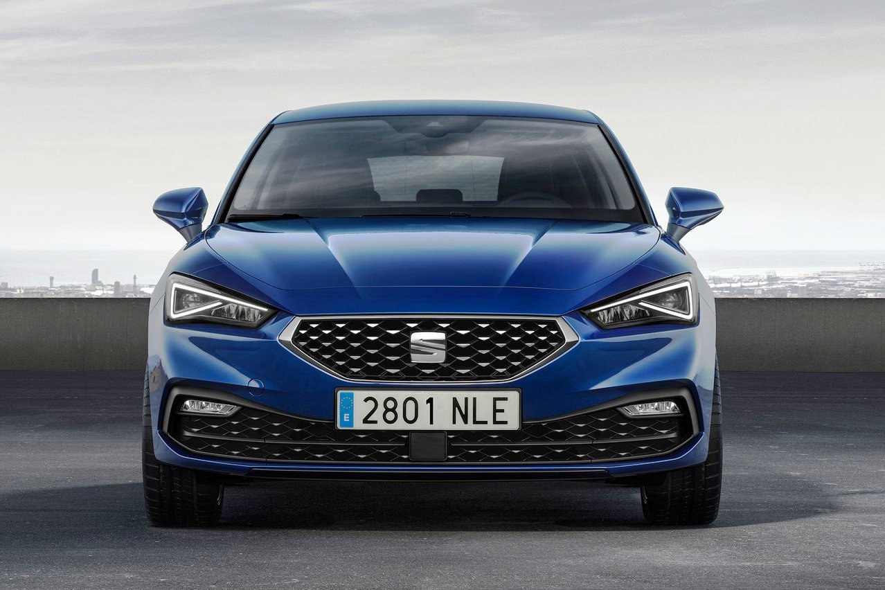 Pod kapotou sa objavujú nové mildhybridné motory 1,0 eTSI a 1,5 eTSI, ako aj pluginhybridný motor 1,4 mHEV či verzia na spaľovanie zemného plynu 1,5 TGI. Nové sú diesle 2,0 TDI.