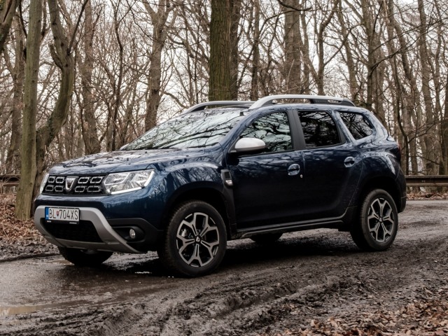 Základný motor je možné kombinovať aj s najvyššou úrovňou vybavenia Prestige. Vtedy vyzerá Duster naozaj k svetu.