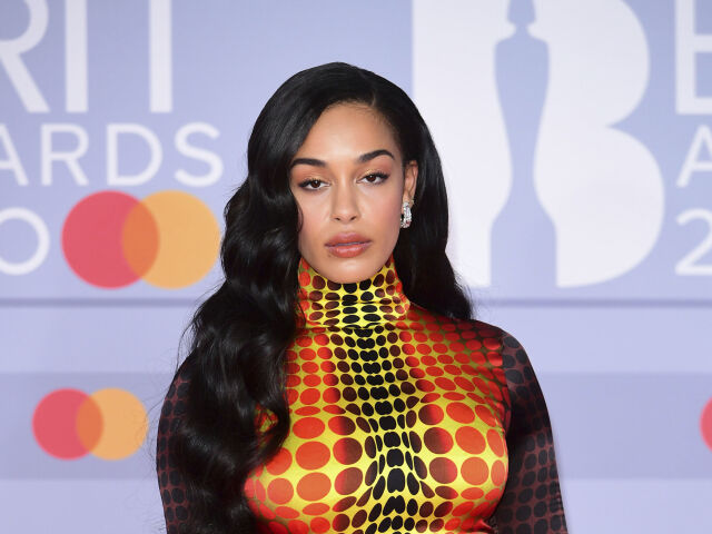 Speváčka Jorja Smith v kreácii Jean Paul Gaultier Haute Couture.
