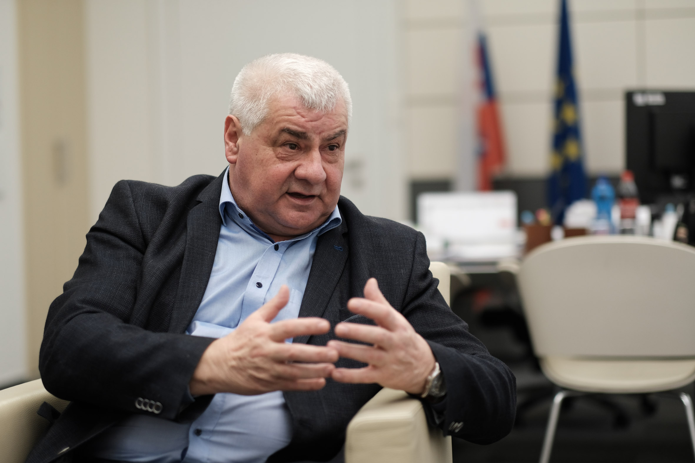 Podľa Érseka si na súvislú diaľnicu z Košíc do Bratislavy ešte niekoľko rokov počkáme.