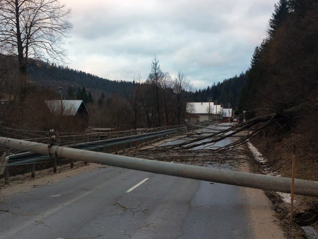 silný vietor sever SR stĺp