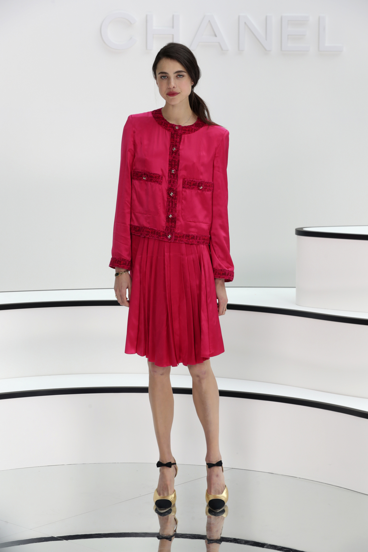 Herečka a modelka Margaret Qualley pred prehliadkou Chanel.