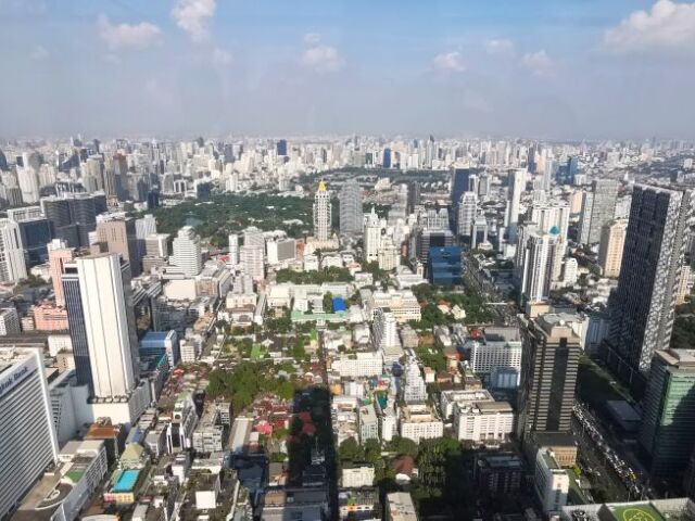 Famózny výhľad z výšky 314 metrov na mrakodrape King Mahanakhon.