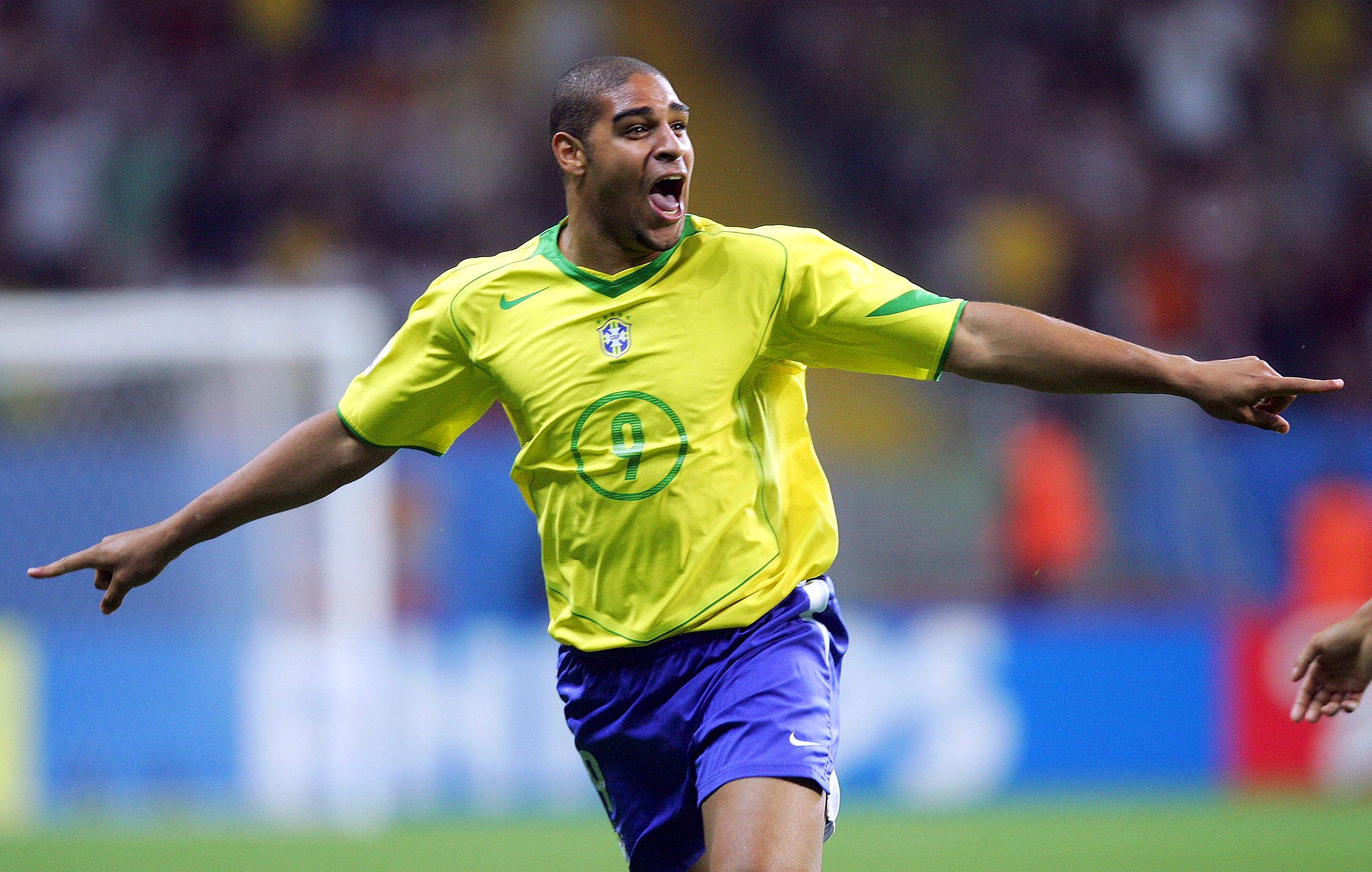 Adriano v 53 zápasoch za Brazíliu strelil 27 gólov.